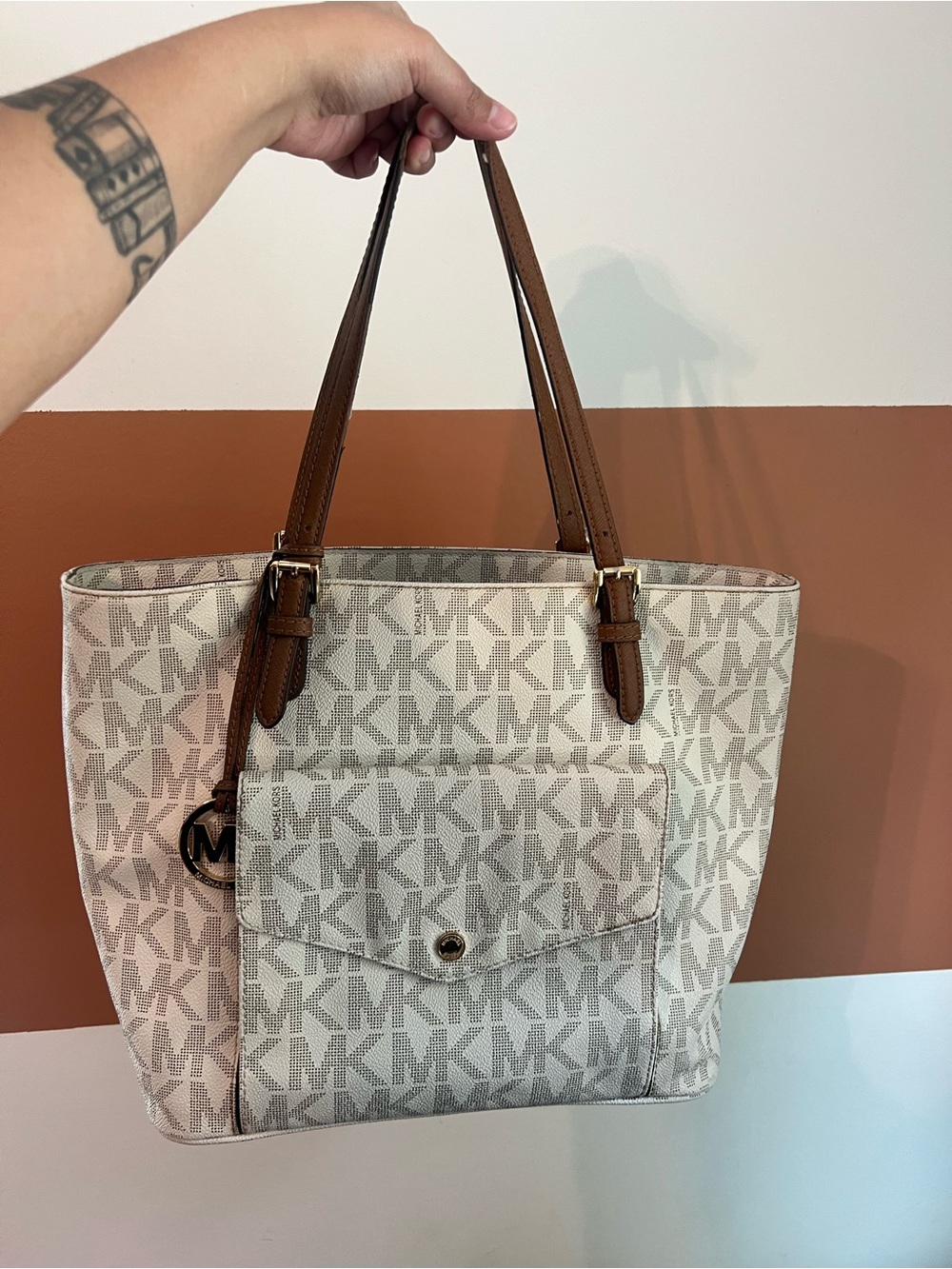 Michael Kors White/Beige Signature Coated Canvas and Leather Tote
